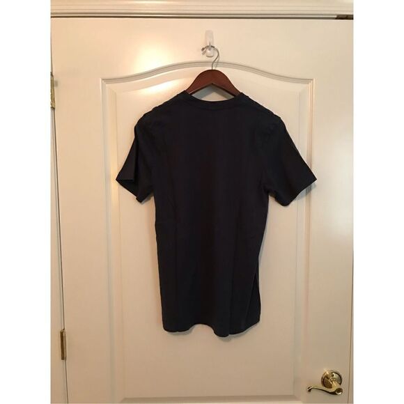 Graphic T-Shirt Retro Design Logo - Picture 3 of 4